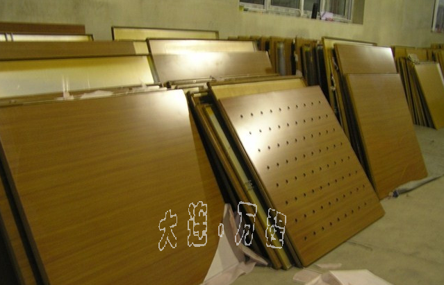 <a href=http://www.xiaos4ni.cn/zhuangshilvxingcai/muwenzhuanyin/ target=_blank class=infotextkey>木紋</a><a href=http://www.xiaos4ni.cn/ target=_blank class=infotextkey>鋁</a>單板